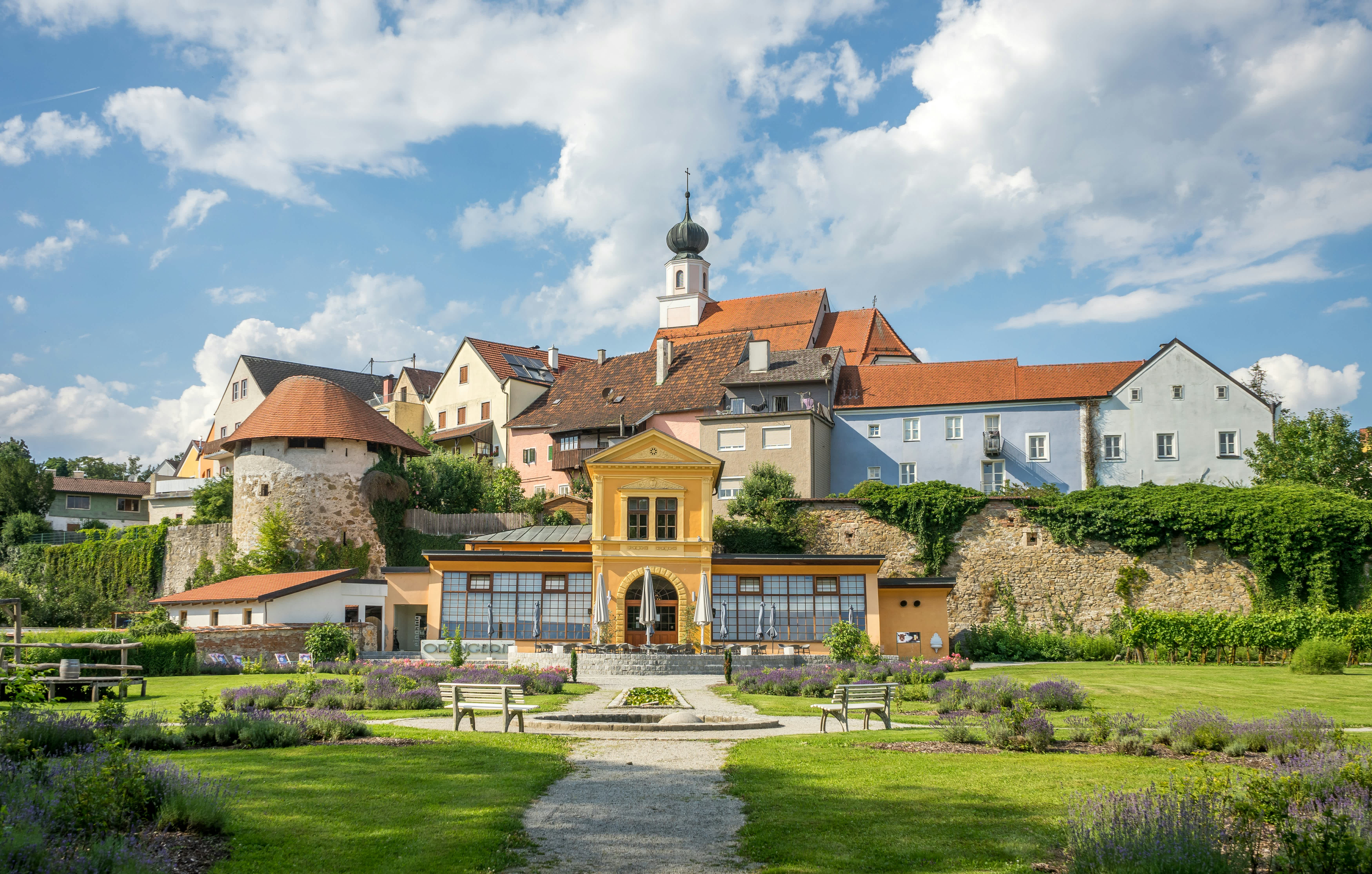 Erleben Sie die hohe Lebensqualität und regionalen Vorzüge von St. Peter am Hart in Oberösterreich. Entdecken Sie die Schönheit Oberösterreichs.