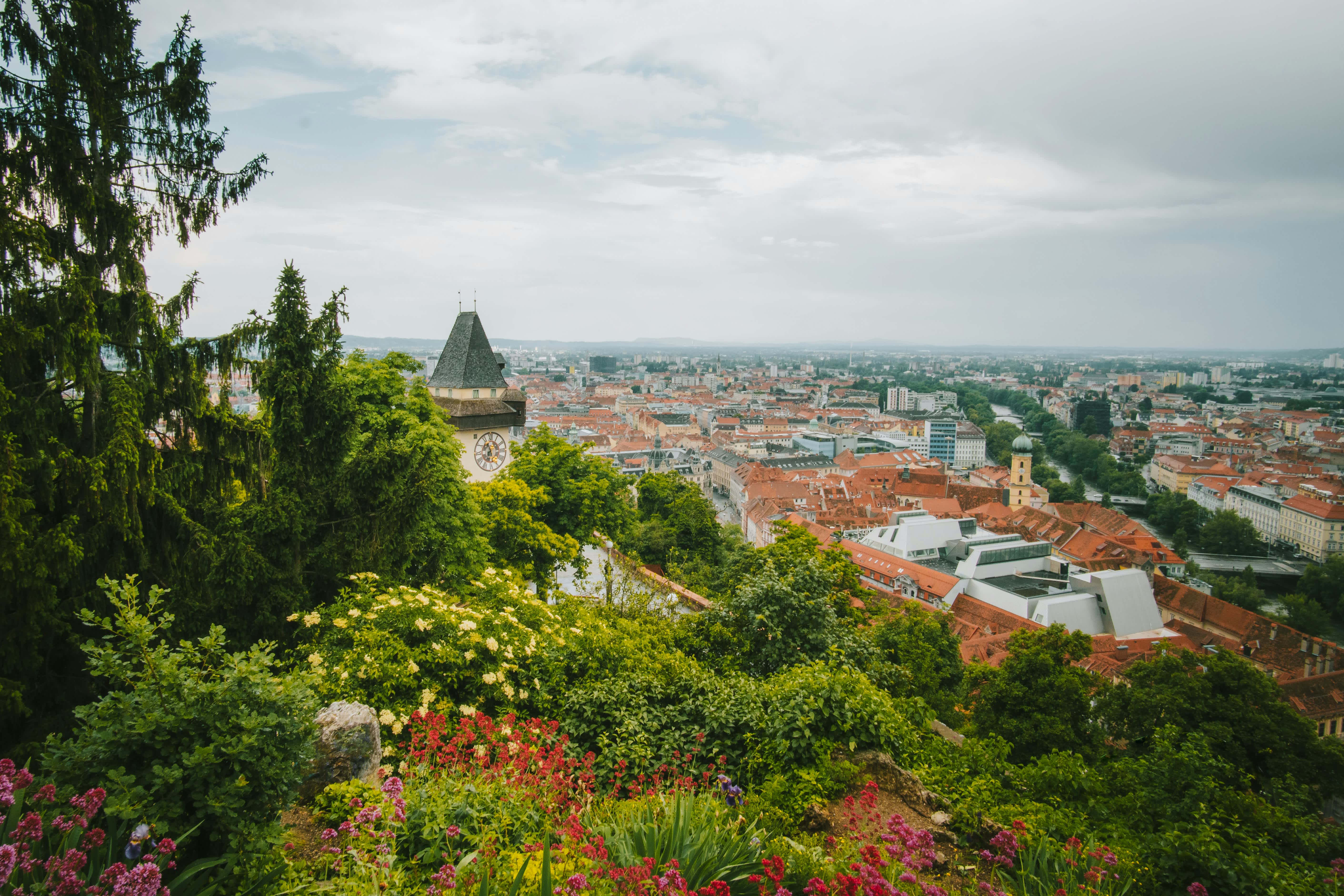 Entdecke die Lebensqualität und regionalen Vorzüge von Hart bei Graz in der Steiermark. Erlebe die Schönheit dieser Region bei jedem Blick.