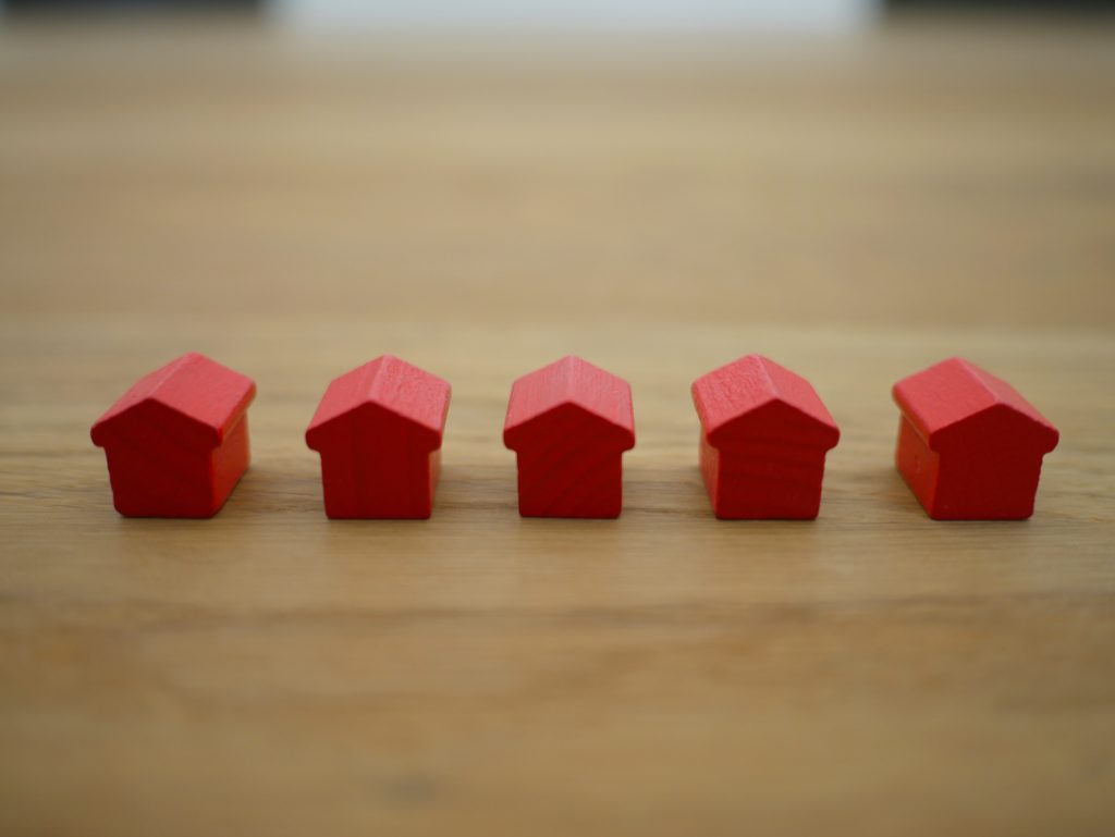 In Immobilien investieren: 4 Möglichkeiten im direkten Vergleich